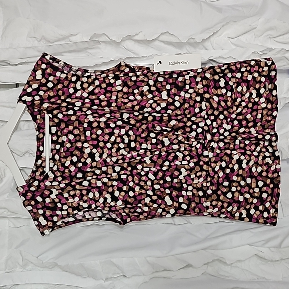 Calvin Klein Top NWT fits like medium